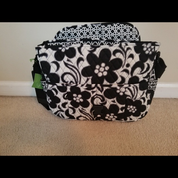 New Vera Bradley Messenger Bag - Picture 2 of 5